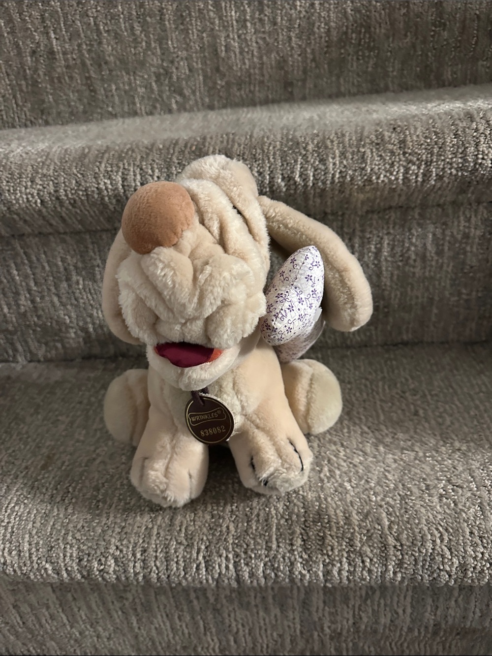 vintage 1980s "Wrinkles" plush dog